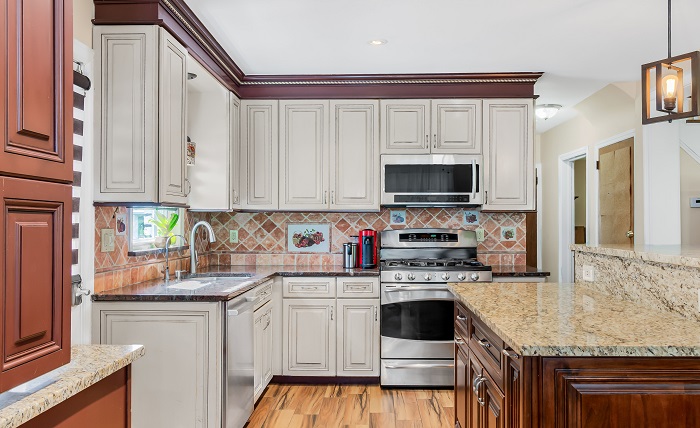 custom kitchen cabinets